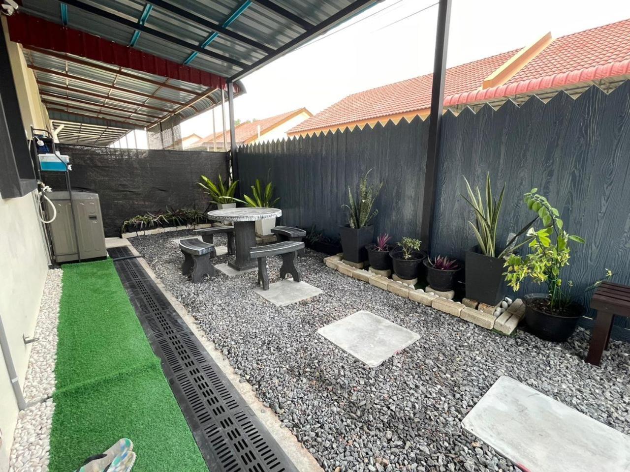 Dedaun Perlis * Kangar